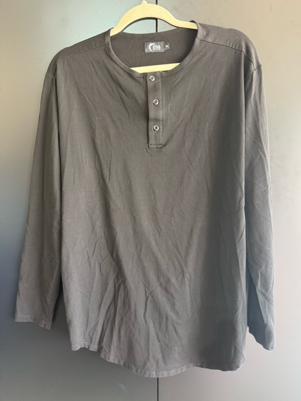 ZYIA | Black long sleeved shirt
